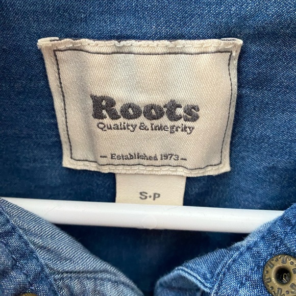 Roots Denim Shirt EUC Size S - Picture 3 of 3